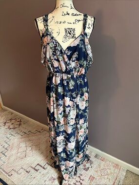black long summer dress Summer Dream Black Side Cut Out Print Maxi Dress main image 0